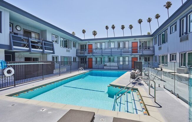 Hayden on Hollywood...Authentic Hollywood Living Experience! Fully Remodeled Units...CALL NOW!
