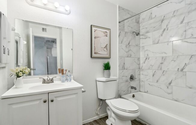 1 bed, 1 bath, 586 sqft, $999, Unit S112