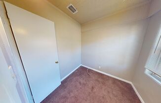 2 beds, 1 bath, $1,100