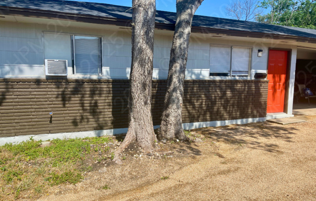 813 JOHN ADAMS DR