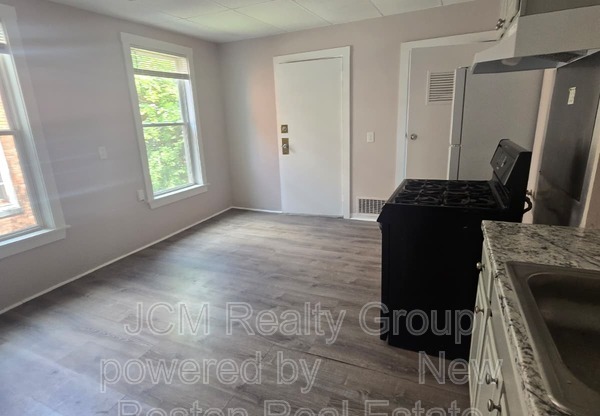 52 BLUE HL AVE