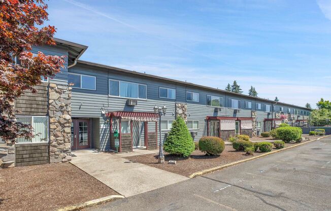 #410 OAK MANOR