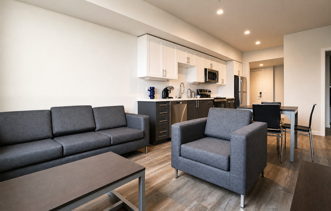 1 bed, 1 bath, 651 sqft, $1,595, Unit Semi - Private Single