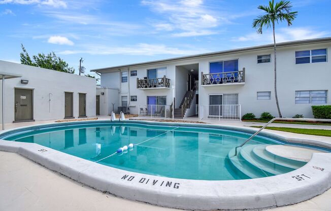 1 bed, 1 bath, 744 sqft, $1,725, Unit 35