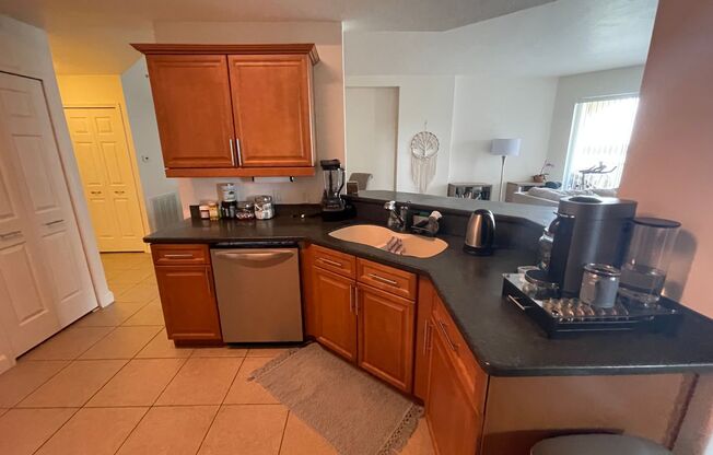 3 Bedroom/2 Bathroom 6th floor unit at Promenade Condominiums!