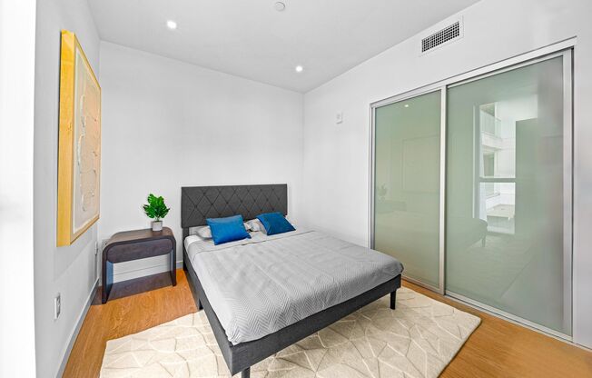 3 beds, 3 baths, 1,158 sqft, $5,595, Unit 505