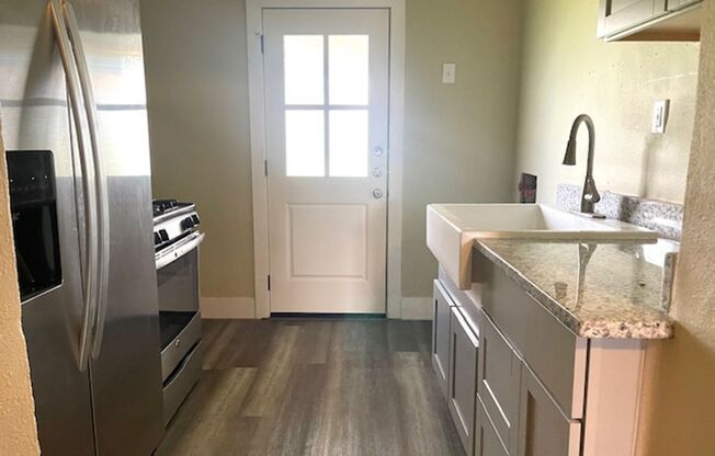 2 beds, 1 bath, 800 sqft, $1,150, Unit 201 Simon - A