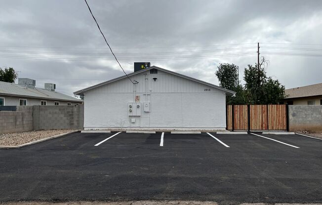2 beds, 1 bath, 740 sqft, $1,225, Unit 2912 E Roeser Rd. #2