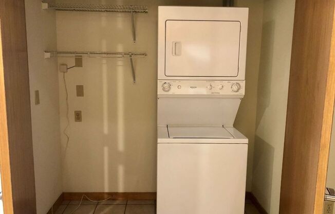 2 beds, 1 bath, 864 sqft, $1,800, Unit 110