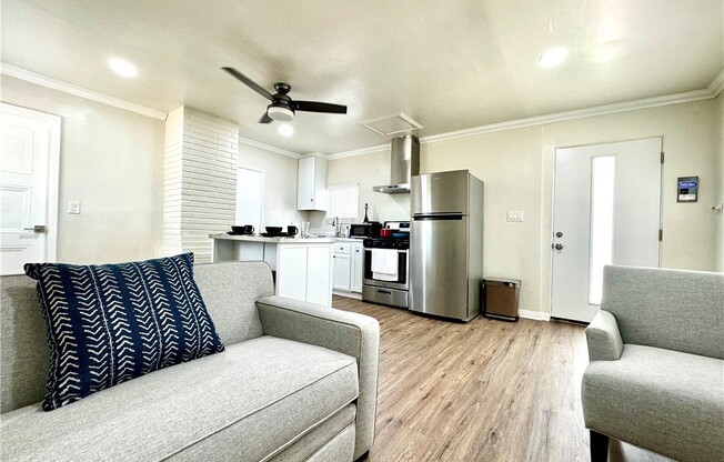 1 bed, 1 bath, 400 sqft, $2,375, Unit BACK