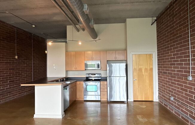 Studio Unit in 626 N Graham Street community