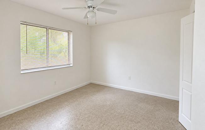 3 beds, 2 baths, 800 sqft, $1,883, Unit 1217/207