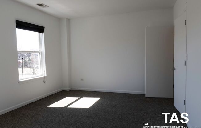 1 bed, 1 bath, $1,725, Unit 4D