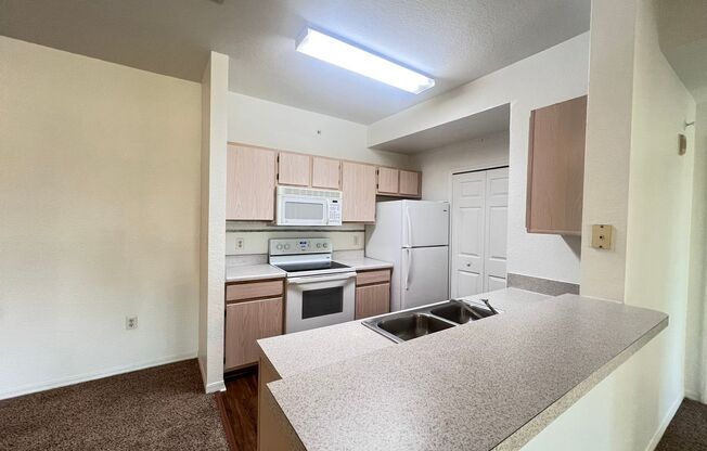Awesome apartment at Cypress fairway!