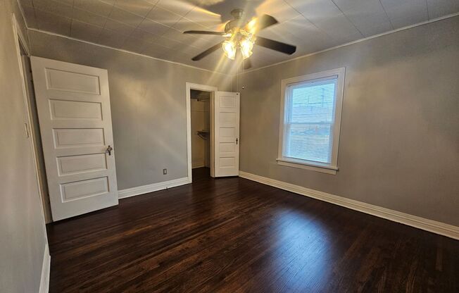 2 beds, 1 bath, 1,200 sqft, $1,250, Unit 1115 S Gary Pl