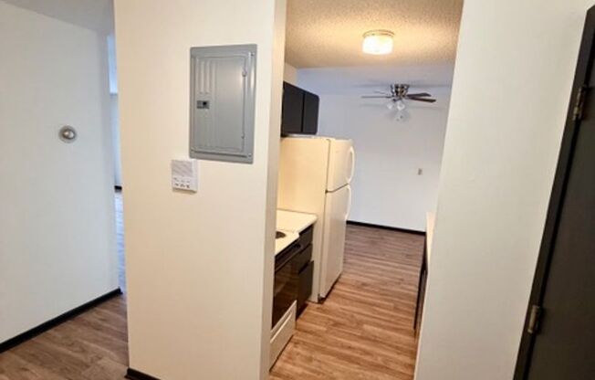 2 beds, 2 baths, 1,050 sqft, $1,250, Unit 7700-104