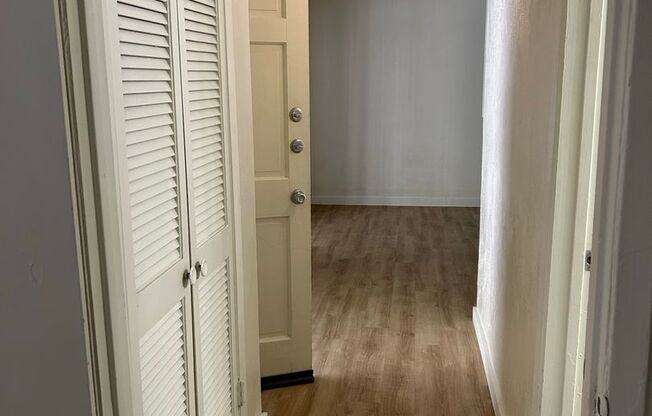 1 bed, 1 bath, 660 sqft, $1,350, Unit OPA-142