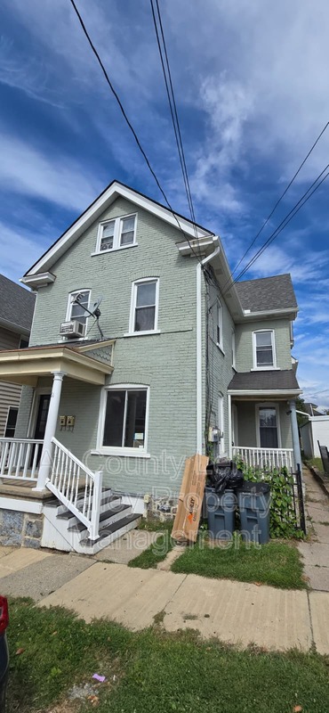 61 E GOEPP ST