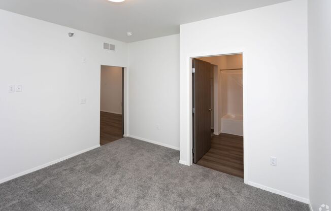 3 beds, 2 baths, 1,378 sqft, $1,915, Unit 337