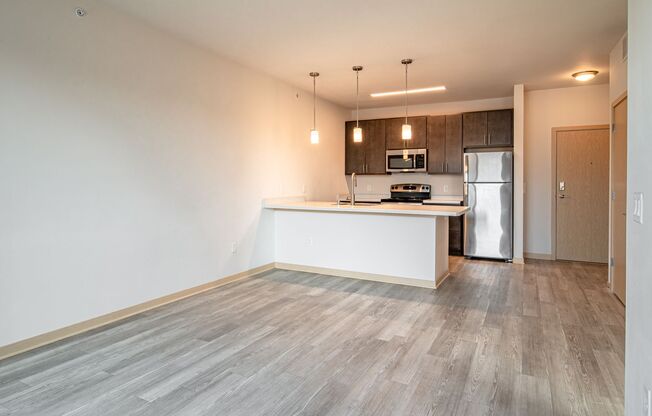 1 bed, 1 bath, 675 sqft, $1,665, Unit 422