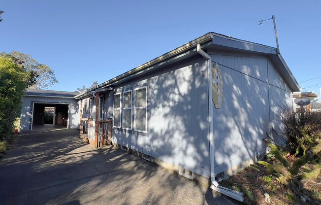 1460 S Columbia St, Seaside, OR 97138