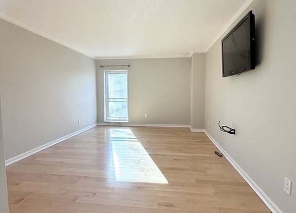 1 bed, 1 bath, 785 sqft, $3,500, Unit 506