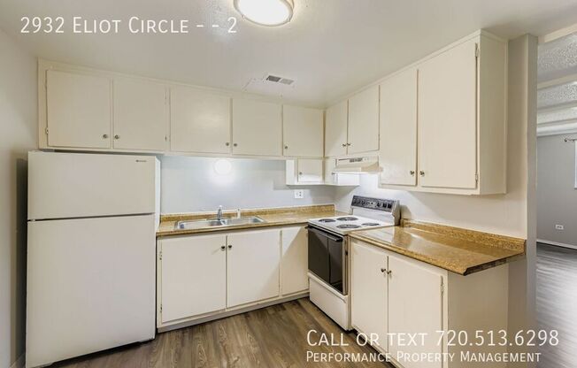 2932 Eliot Circle