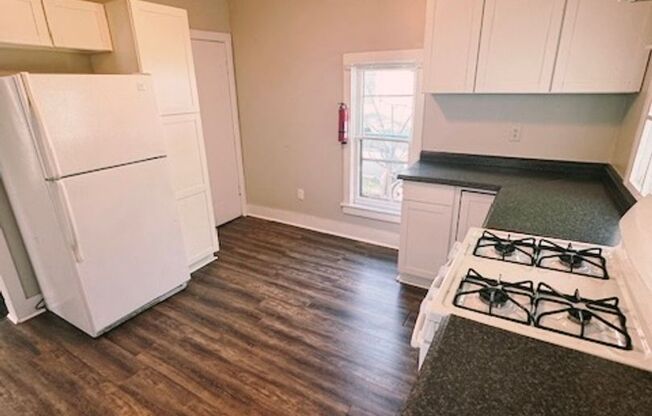 Updated 2 Bed 1 Bath home on the SE side