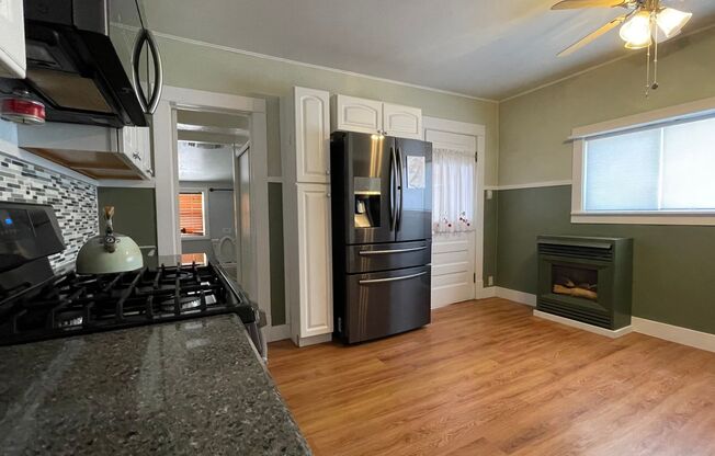 Quaint House close to the Foothills