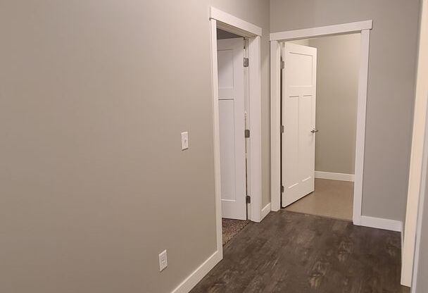 1 bed, 1.5 baths, $1,325, Unit 322