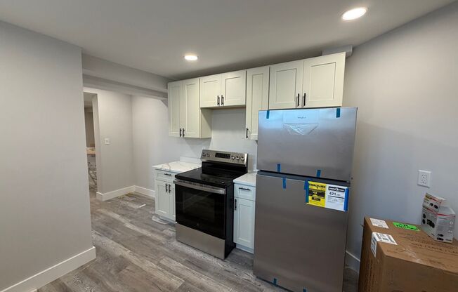 2 beds, 1 bath, 850 sqft, $2,495, Unit 90 Win #B