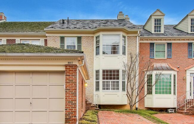 Spectacular 3 Bed + LOFT + 3.5 Bath- Custom Kitchen & Master Retreat w/ Beautiful Updates