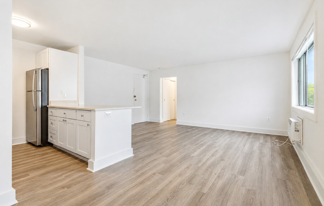 1 bed, 1 bath, 615 sqft, $1,875, Unit 102