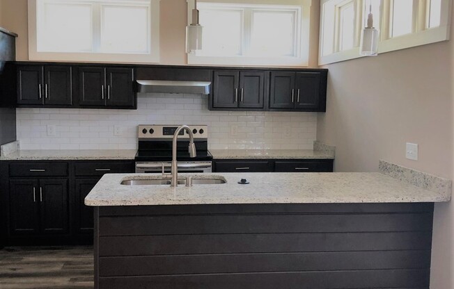 1 bed, 1 bath, 780 sqft, $960, Unit 413