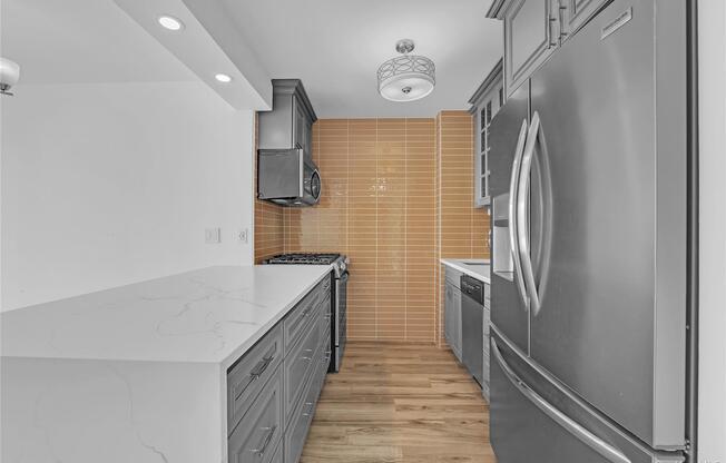 1 bed, 1 bath, 700 sqft, $3,950, Unit 25M