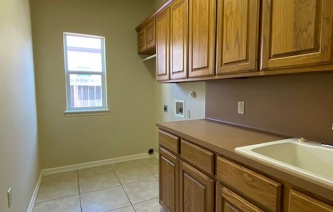 3 beds, 2.5 baths, $2,595