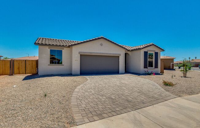 5 bedroom/ 2 bath home in Casa Grande