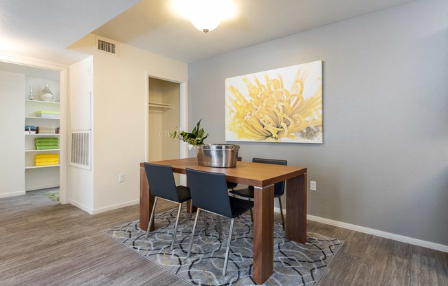 the preserve at ballantyne commons apartment dining room with table and chairs