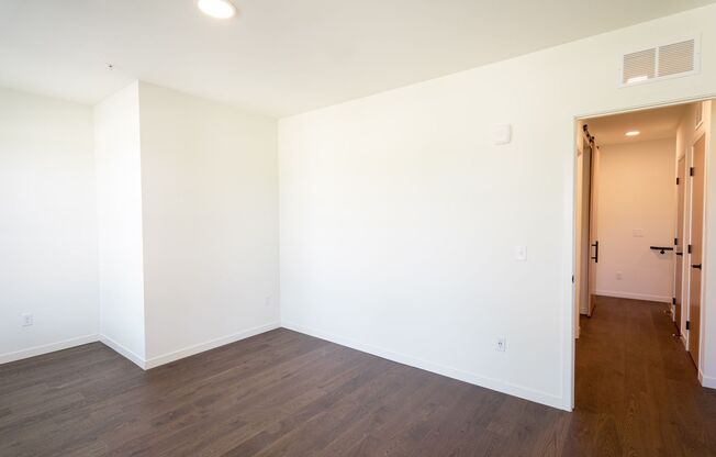 2 beds, 1.5 baths, 1,116 sqft, $2,695, Unit 103