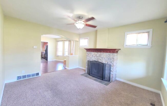 1117 W Chelan Ave