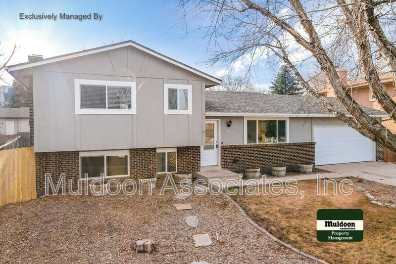 1015 VONDELPARK DR