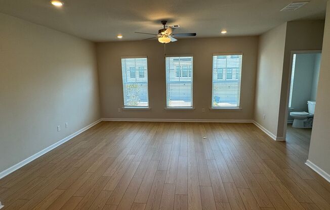 Beautiful 3 Bedroom 3.5 Bath Townhome in Lawrenceville.