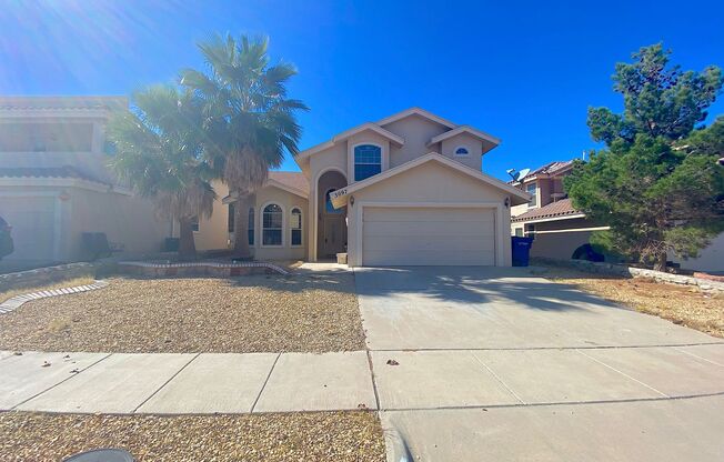 East El Paso 3 bed Refrig A/C w/Loft!