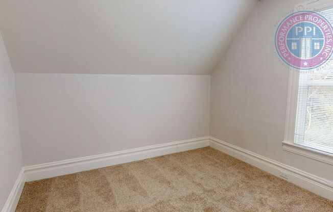 2 beds, 1 bath, 800 sqft, $1,645, Unit Upper