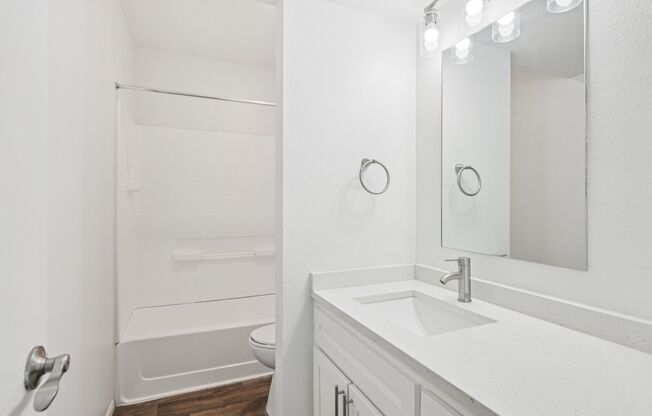 2 beds, 2 baths, 965 sqft, $1,449, Unit E021