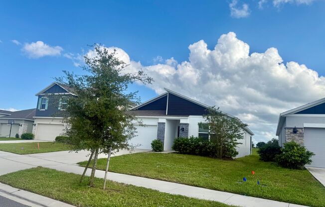 Like-New 3 Bedroom Home in Buena Lago – Saint Cloud, FL