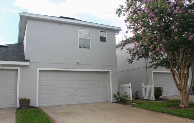 MOVE IN MAY-Water & electricity included 1x1 above garage apartment!! Full kitchen & bathroom!! Washer & dryer! Separate entrance in back!