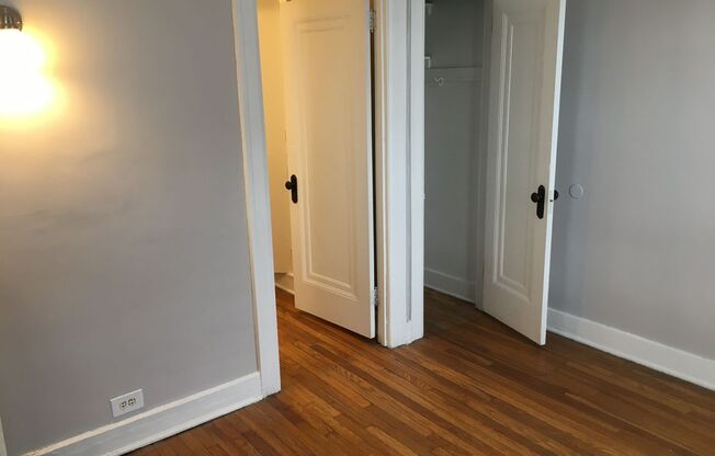 2 beds, 1 bath, 962 sqft, $1,475, Unit 3C