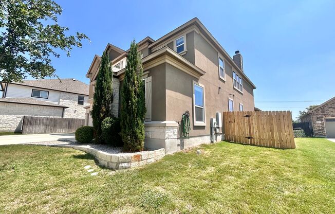 Modern 5/BR 3/BA Home with Spacious Living & Luxury Features