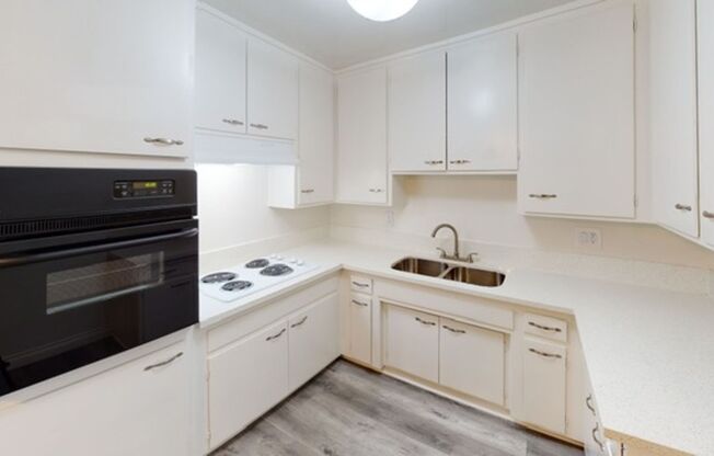 Gilmore Apts.. Beautiful Newly Remodeled Apartments...CALL NOW!
